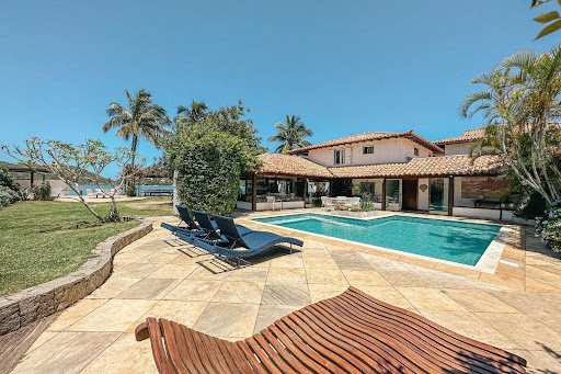 Maison avec piscine 1