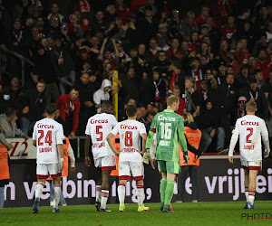 Supporters van Standard stonden gisterenavond ook nog de spelers op te wachten aan de Academy