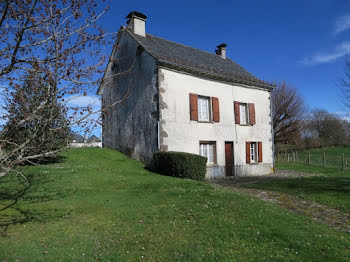 maison à Saint-Martin-Cantalès (15)