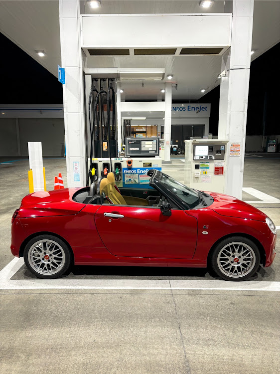 コペンのオープンカーはいいぞ〜・ガソリン価格高騰・音が良すぎる・いつもイイネ&コメントありがとうございます🙇‍♂️に関するカスタム事例の投稿画像1枚目