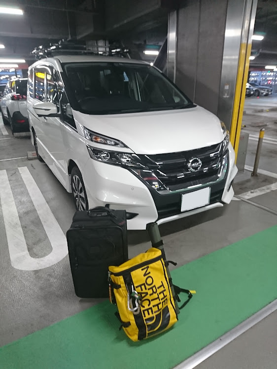セレナの今日は福岡経由で佐賀県へ・遠賀川は明日のお楽しみ・まぁ試しだから・仕事もちゃんとこなします。に関するカスタム事例の投稿画像1枚目
