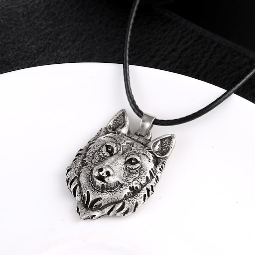 Title 4, Wolf Head Necklace Animal Power. Embrace streng...