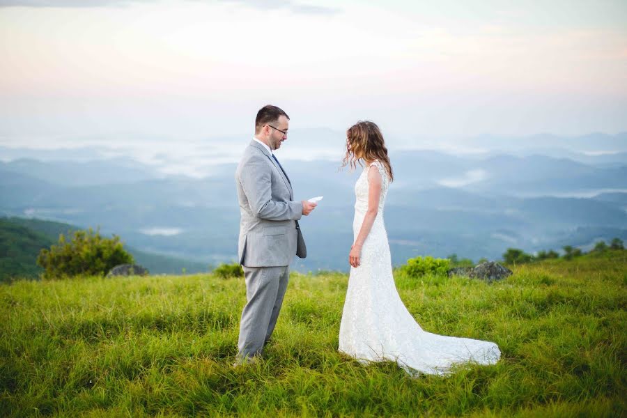 Wedding photographer Anna Bowser (annabowser). Photo of 7 September 2019