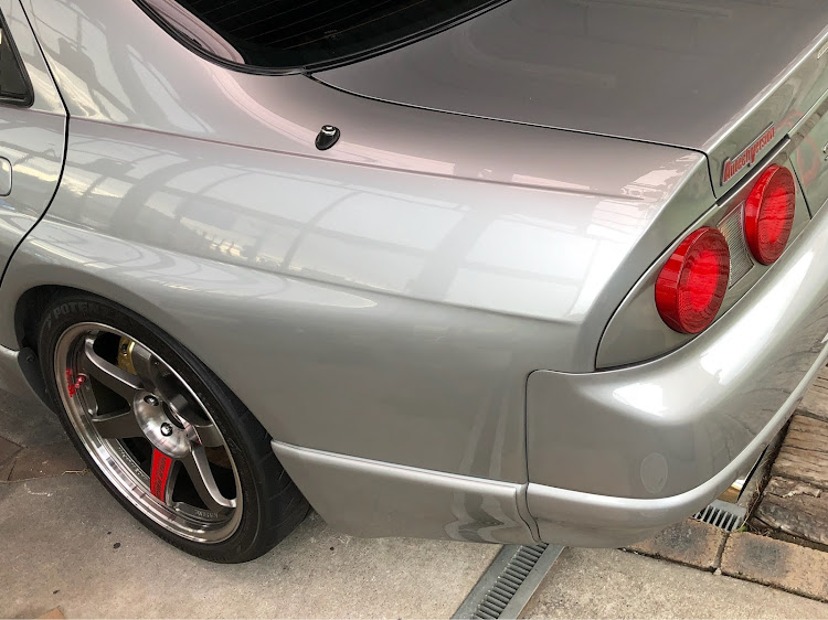 スカイライン GT-Rの洗車・スカイライン・スカイラインGTR BCNR33・オートアンテナに関するカスタム事例の投稿画像1枚目