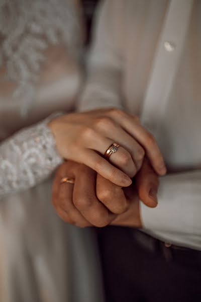 Fotografo di matrimoni Olga Kharlashina (cuhina). Foto del 16 aprile 2021