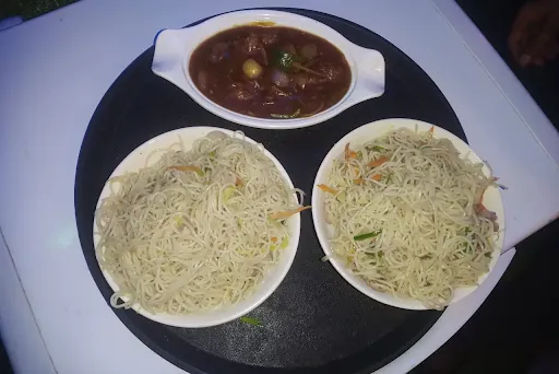 Chicken Hakka Noodles & Chilly Chicken