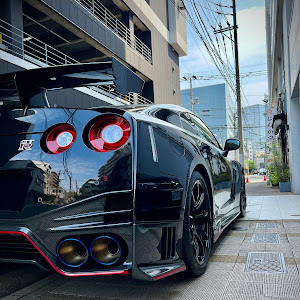 NISSAN GT-R