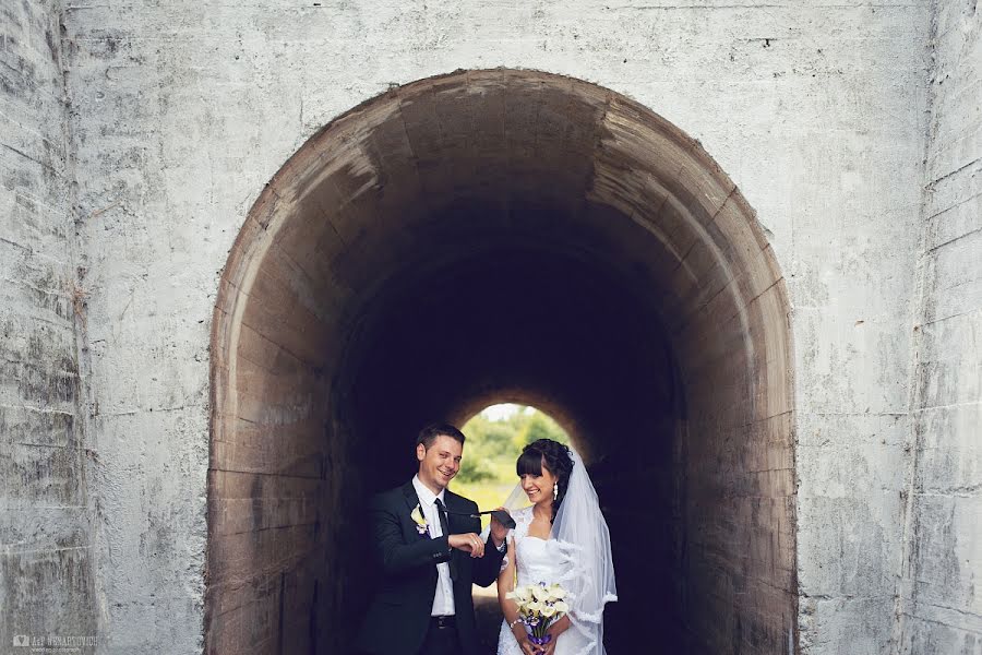 Wedding photographer Pavel Nenartovich (nenik83). Photo of 15 June 2013