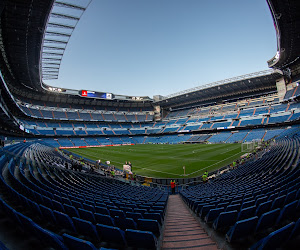 Un fan obligé d'enlever sa vareuse du FC Barcelone lors de la présentation d'Eden Hazard au Real Madrid (Vidéo)