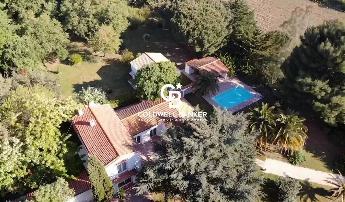 Villa with pool Perpignan