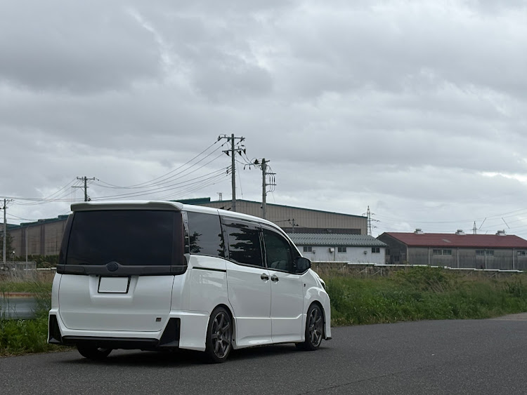 ノアの5月もよろしくお願いします・いつもいいね＆コメントありがとうございます・ボディカラー図鑑・GRに関するカスタム事例の投稿画像1枚目
