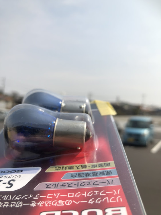 V40のDIY・バックランプ交換・青！・暗くない？に関するカスタム事例の投稿画像2枚目