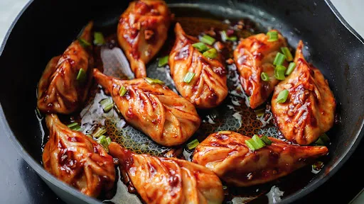 Chicken Momos Chilly [ 8 Pcs]