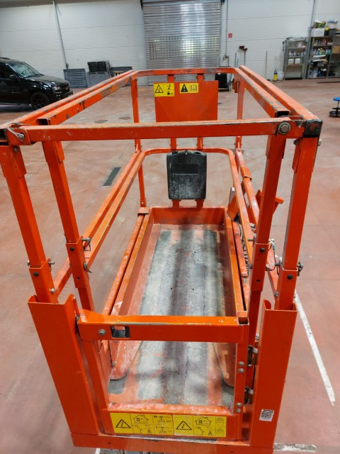 Picture of a GENIE GS-1932