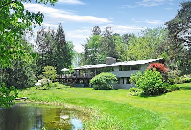 House with pool and garden 18