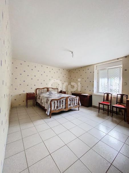 Location  appartement 4 pièces 108 m² à Neufchâteau (88300), 620 €