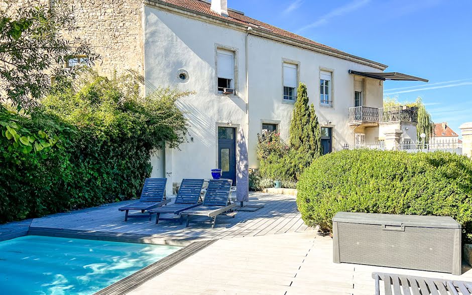 Vente propriété 7 pièces 262 m² à Dijon (21000), 395 000 €