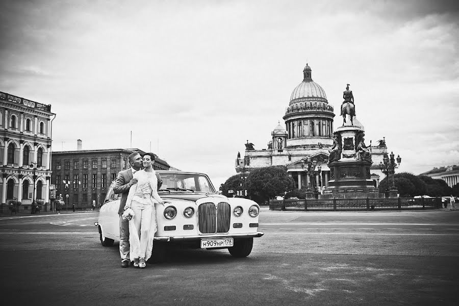 Fotógrafo de casamento Anna Averina (averinafoto). Foto de 18 de setembro 2013