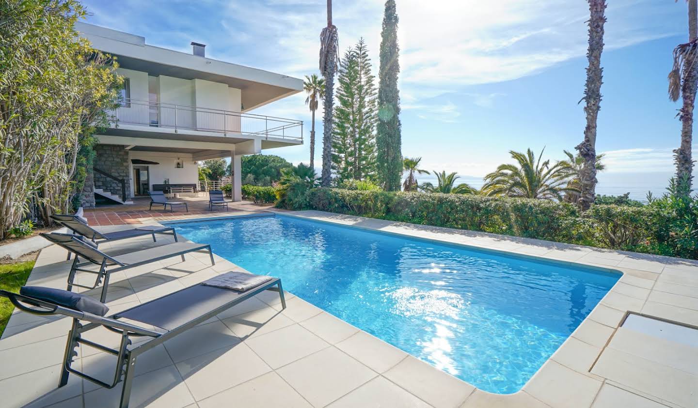 Seaside house with pool Ajaccio