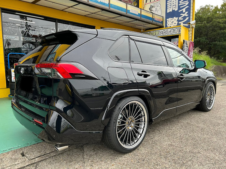 かまさんが投稿したオフ会・RAV4PHV・車高短suv・レオンハルト・rav4に関するカスタム事例の投稿画像5枚目