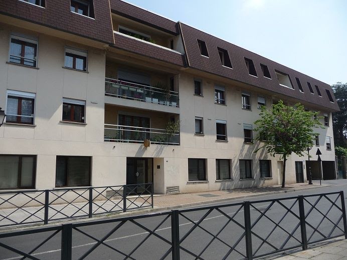 Location  appartement 1 pièce 38 m² à Franconville (95130), 723 €