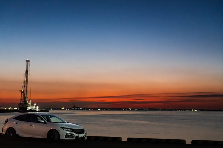 シビックのα7Ⅳ・FE70-200mm GM2・霞埠頭・マジックアワー・マジックアワーと愛車に関するカスタム事例の投稿画像2枚目