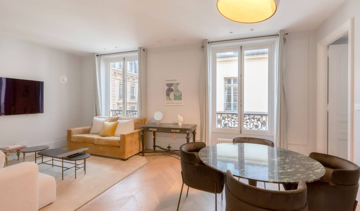 Apartment Paris 1st