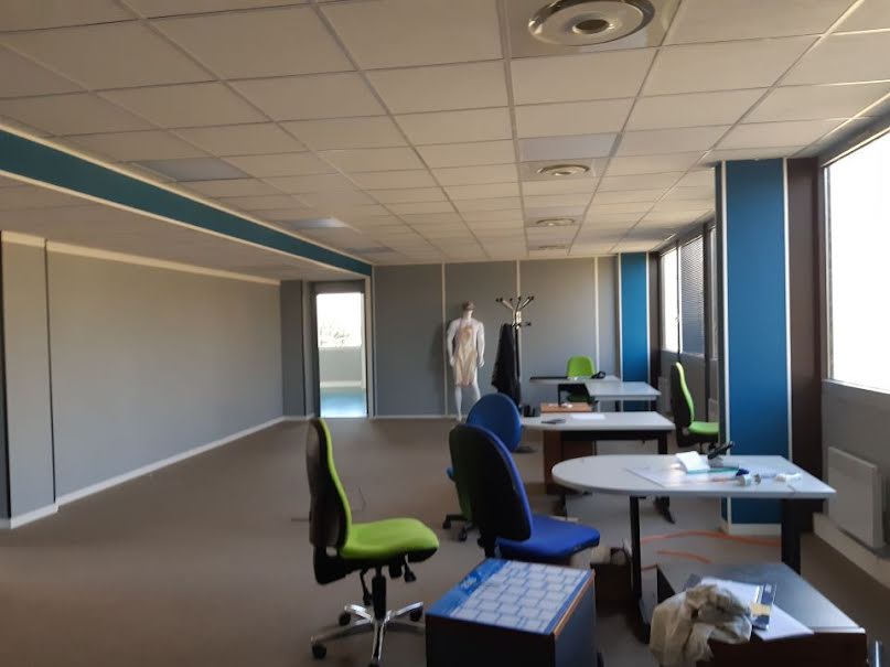 Location  locaux professionnels  364 m² à Labège (31670), 3 185 €