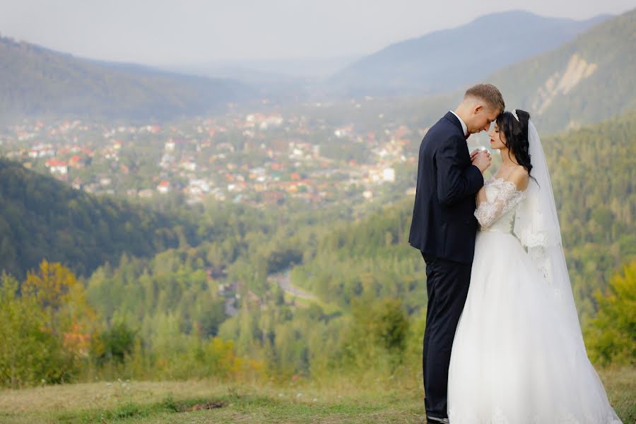 Fotógrafo de bodas Bogdan Vіntonyak (photoartmedia). Foto del 5 de octubre 2019