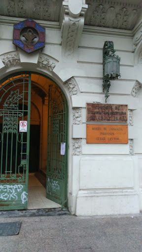 Museo De Farmacia Profesor Cesar Leyton