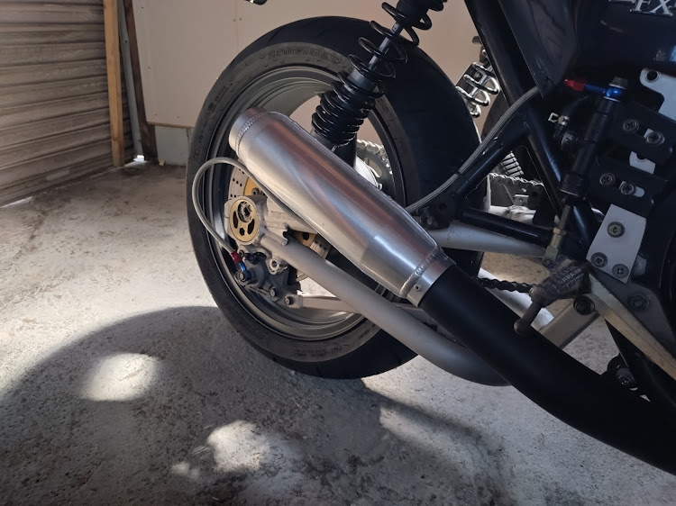 NSXのマフラー大百科・自動車税の季節ですねに関するカスタム事例の投稿画像2枚目