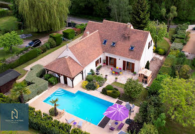 Property with pool and garden 14