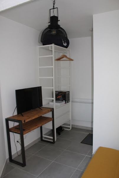 Location  appartement 1 pièce 12 m² à Amiens (80000), 350 €