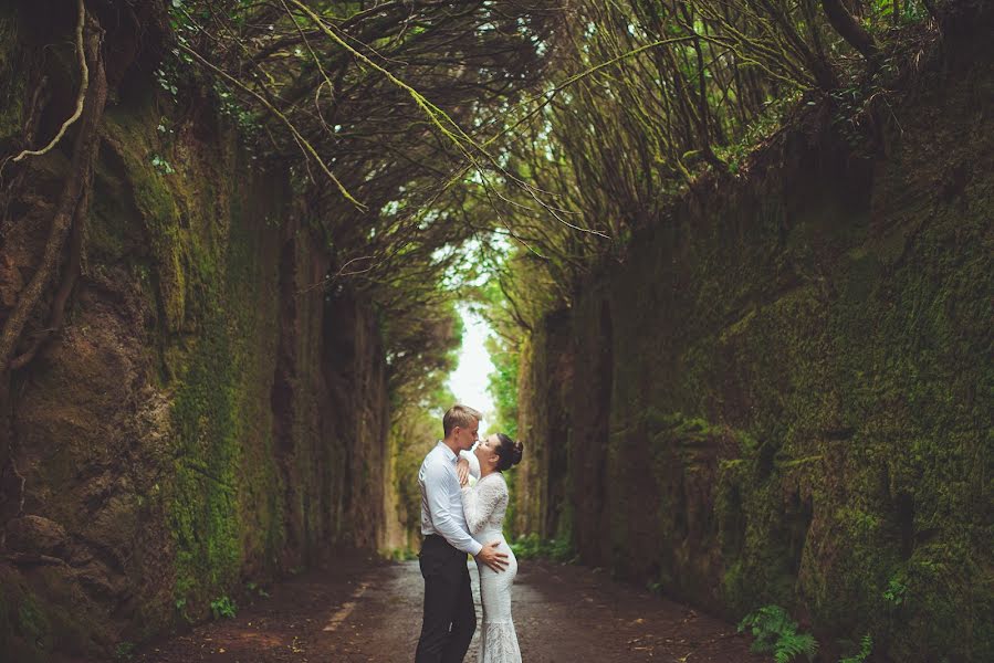 Photographe de mariage Lyudmila Bordonos (tenerifefoto). Photo du 2 octobre 2015