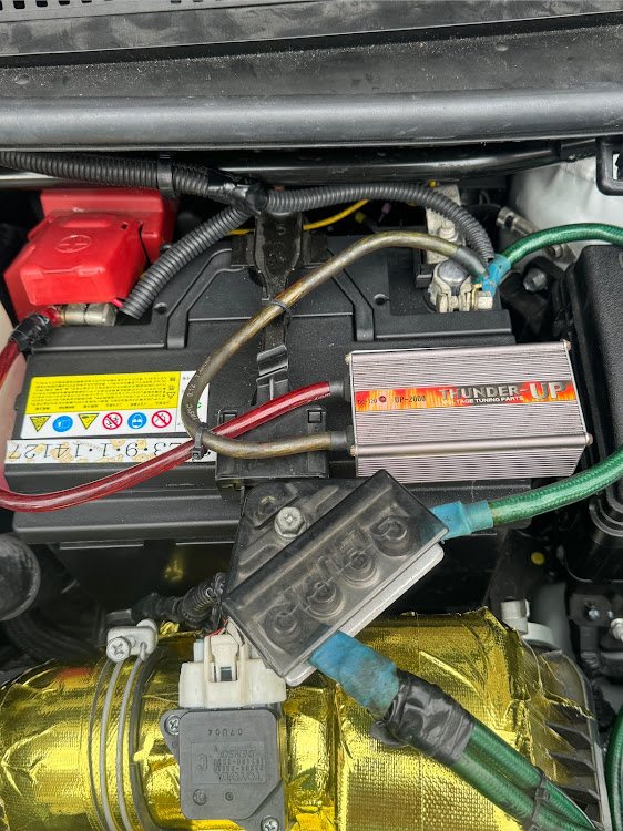ヴィッツの電装パーツ取り付けましたに関するカスタム事例の投稿画像3枚目