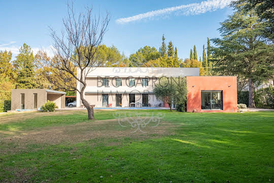 Maison avec piscine et terrasse