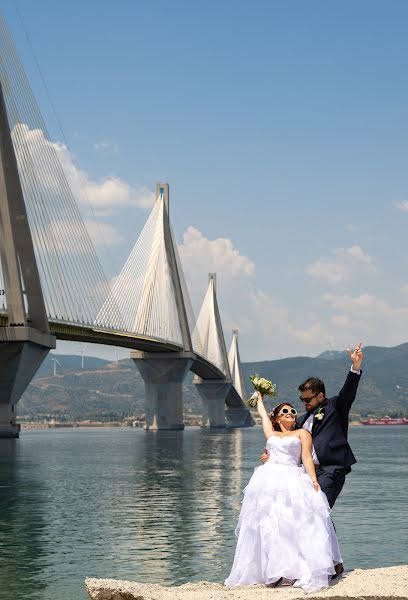 婚礼摄影师Kostas Sinis（sinis）。2022 11月25日的照片