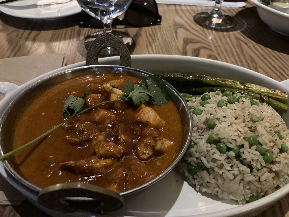 Butter chicken with basmati and vegetables