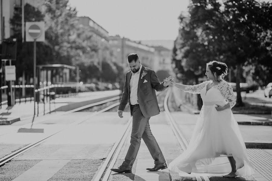 Fotógrafo de casamento Attila Ancsin (feherlovon). Foto de 7 de maio 2022