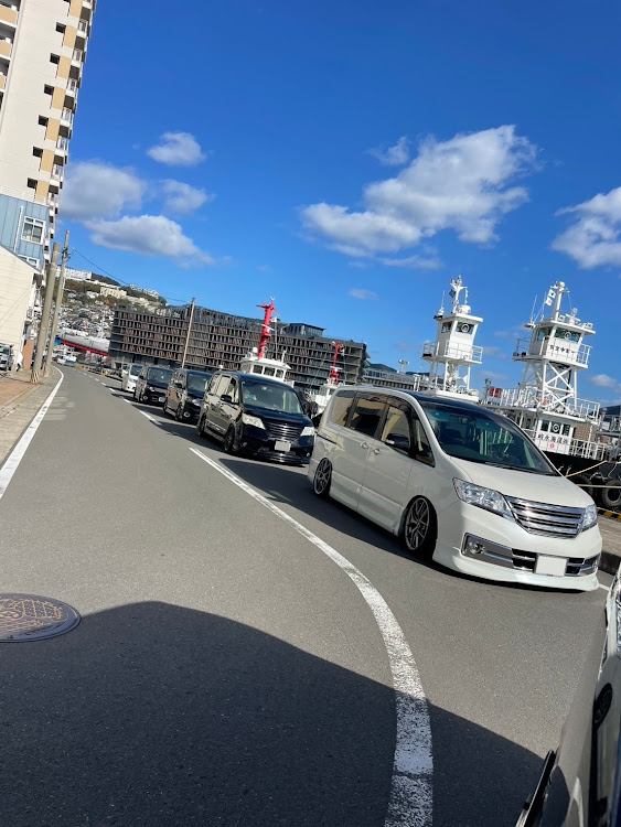 セレナのじぇにぐらくんは何処にでも居る・IMPUL SERENA・カルガモ・坂道と段差・誘導車に関するカスタム事例の投稿画像2枚目