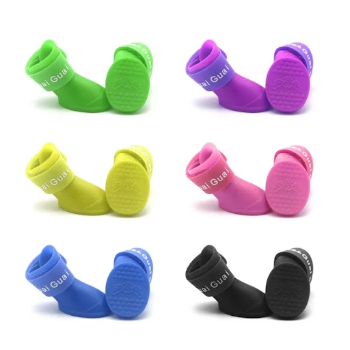 4Pcs Dog Rain Waterproof Puppy Shoes Silicone Booties with Adjutable Strap Skid-Proof Soles Outdoor Pet Shoes