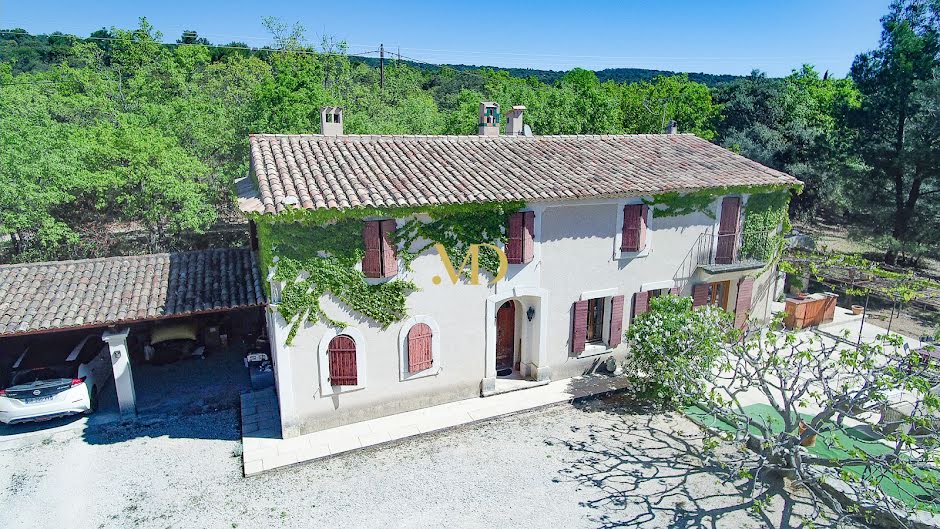 Vente propriété 5 pièces 171 m² à Saint-Saturnin-lès-Apt (84490), 865 000 €