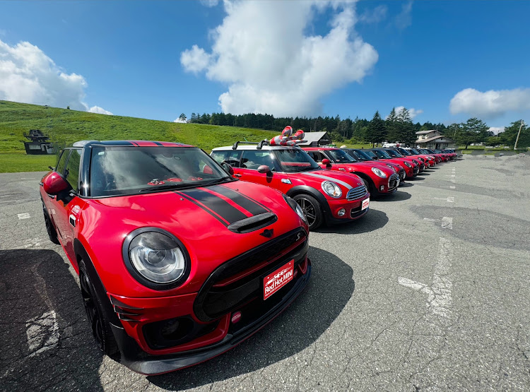 ミニ クラブマンのf54 mini  clubman・赤いMINI・MINI乗りさんと繋がりたいに関するカスタム事例の投稿画像1枚目