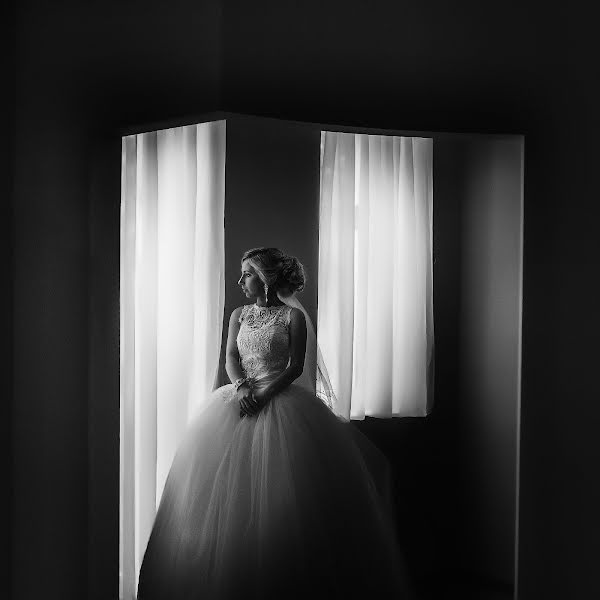 Wedding photographer Olya Shlemenkova (missolka). Photo of 21 July 2015