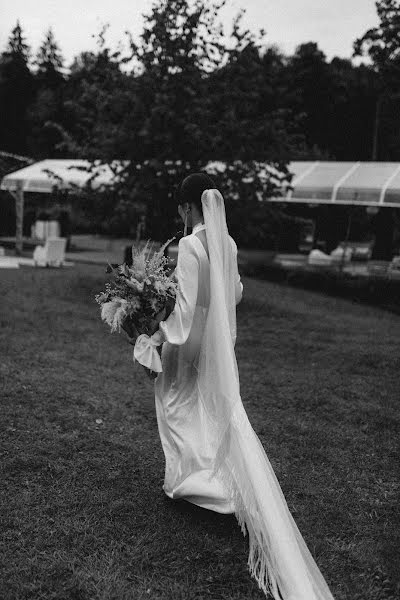 Wedding photographer Olya Telnova (oliwan). Photo of 11 September 2023