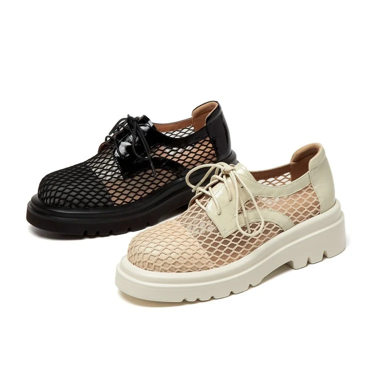 Koreańskie buty casual z sznurowaniami i masywnym średnim obcasem – stylowe i wygodne, idealne na co dzień, dodające charakteru.