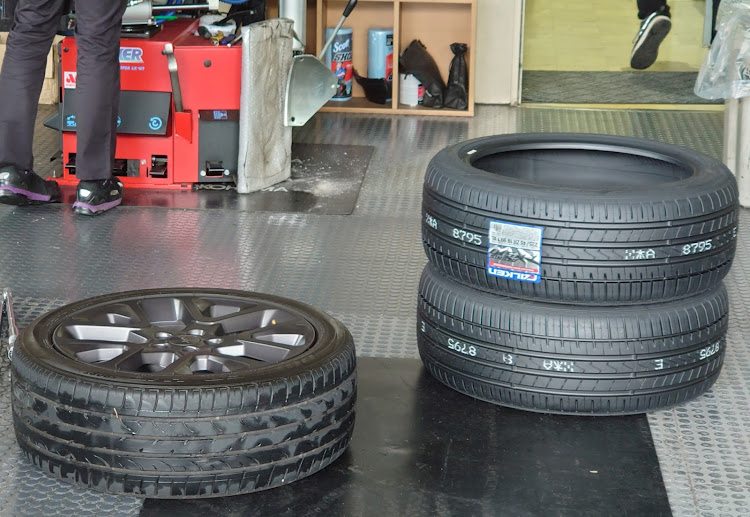 コンパスのFALKEN AZENIS FK510・タイヤ交換・フジ・コーポレーションに関するカスタム事例の投稿画像2枚目