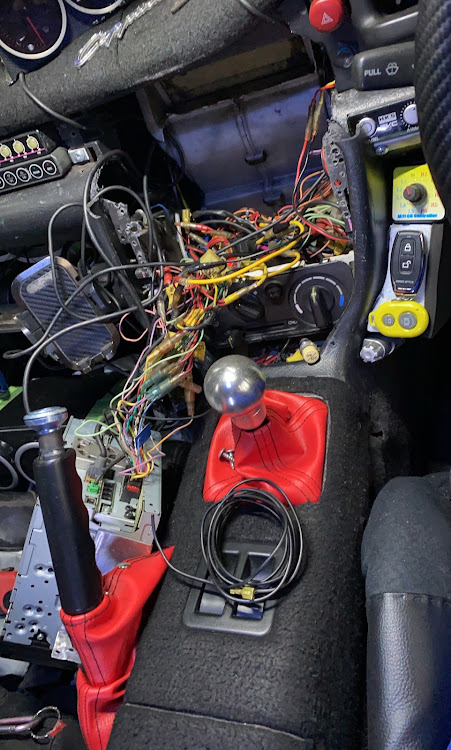 カプチーノのナビ電源・ナビ裏のアース不良・アース線強化・みんなのエンジンルーム見てみたい・Vマウントに関するカスタム事例の投稿画像6枚目