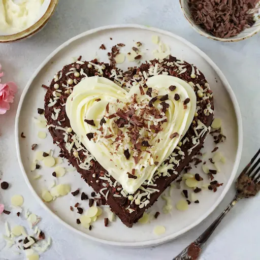 Swiss White Chocolate Brownie Heart Cake [300 Grams]