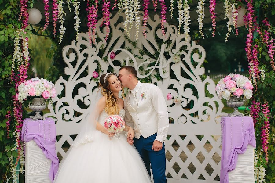 Wedding photographer Viktoriya Khruleva (victori). Photo of 17 August 2015